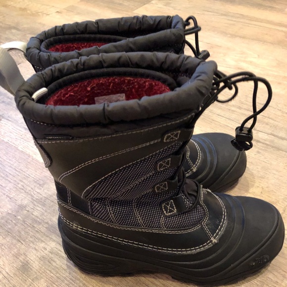 Kids NorthFace Alpenglow Snow-boots Size 4 - Picture 3 of 6